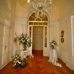 https://villa-la-moresca.it-tuscanyhotel.com