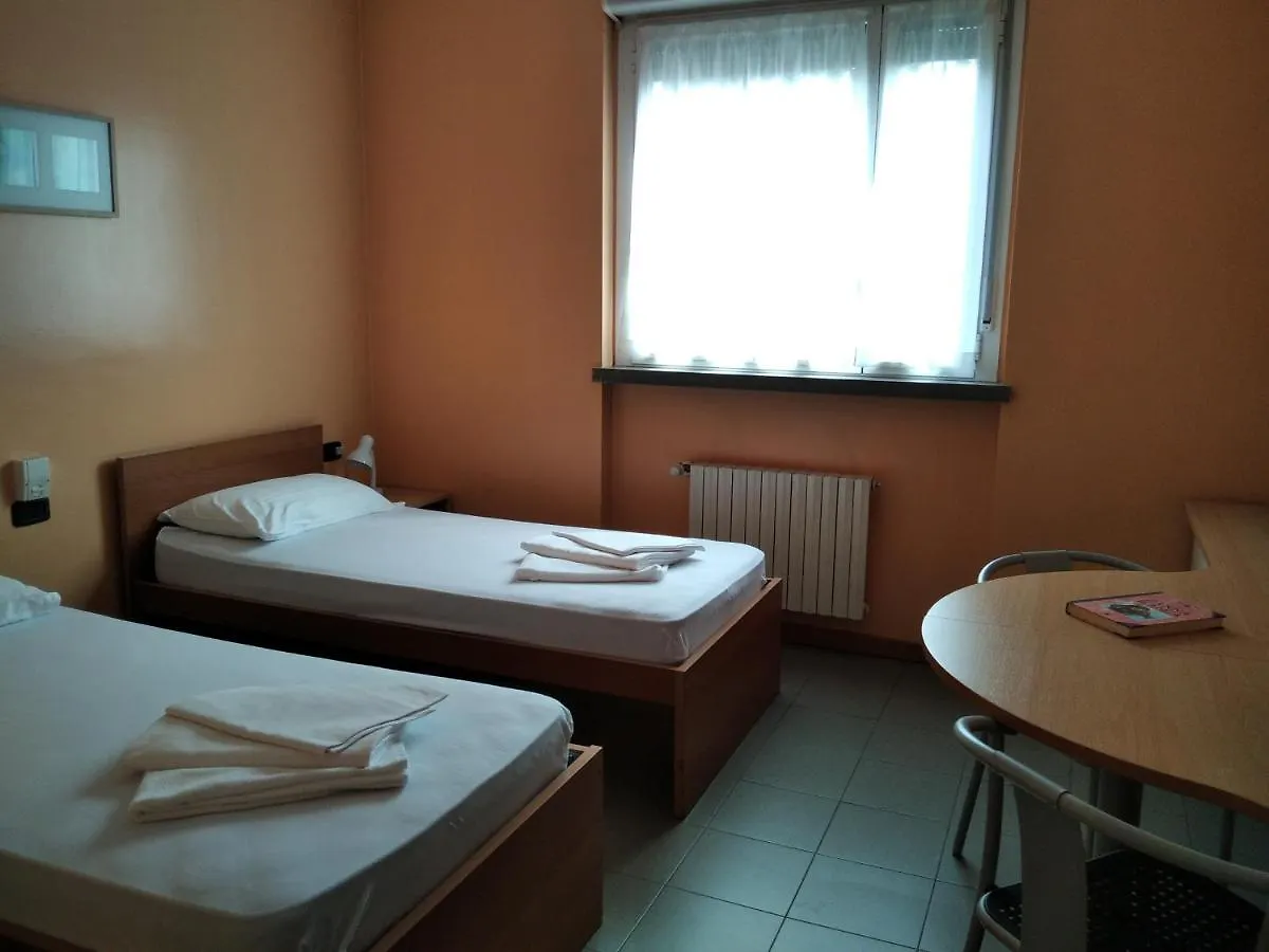 La Cordata Accommodation - Zumbini 6 Milano 3*,